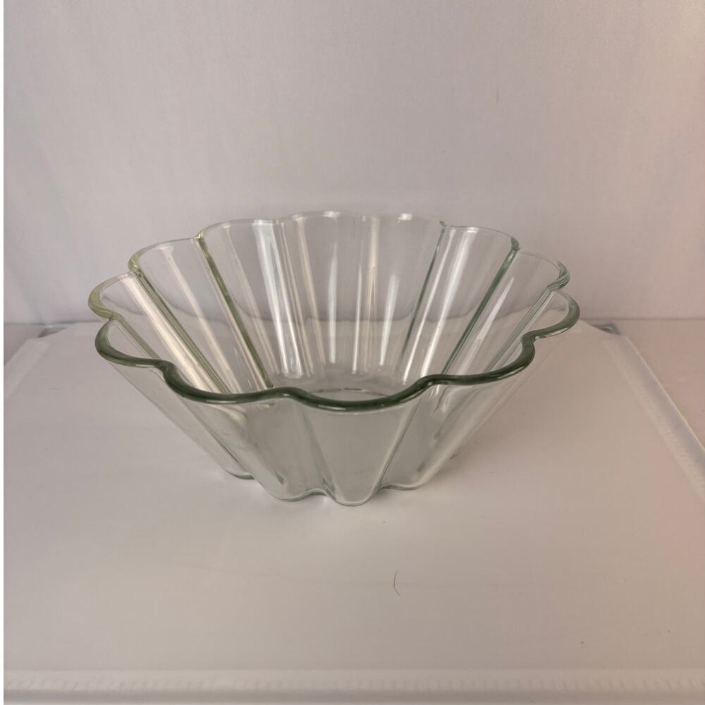 FRANCE 824 B GLASS PYREX DISH 23CM * NO CHIPS OR CRACKS*